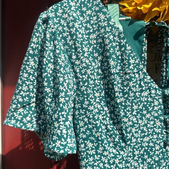 Blue Rain Boho Green Jumpsuit White Floral Print, Flutter Sleeves, XS, EUC - Picture 3 of 15